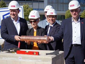 Grundsteinlegung für den Forschungsbau "Center for Circular Production of Next Batteries and Fuel Cells"
