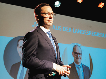 Niedersachsens Wissenschaftsminister Falko Mohrs beim Durchstarterpreis in Hannover