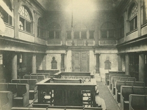 Undatierte Aufnahmen des Inneren der Alten Synagoge