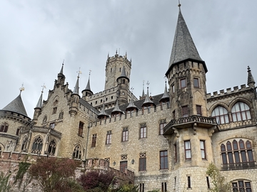 Schloss Marienburg - Drehort von "Maxton Hall"