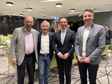 Minister Falko Mohrs gemeinsam mit Michel Fürst, Bernd Weste und Jan Starkebaum.