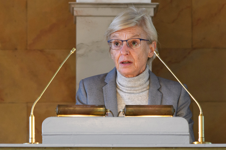 Wissenschaftsstaatssekretärin Sabine Johannsen spricht auf der Kick-Off-Veranstaltung für das Forschungsnetzwerk COFONI am 22. Oktober 2020 in Göttingen.