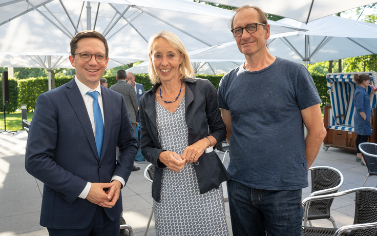 Minister Falko Mohrs, Prof. Birgit Mandel, Ingo Schulz (v.l.).