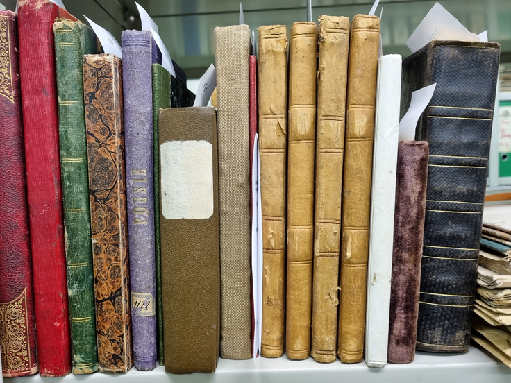 Schmuckbild: Präsentation der Hofbibliothek der Marienburg im Landesarchiv in Pattensen.