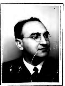 Passfoto von Rabbiner Dr. Emil Schorsch bei seiner Ausreise nach Großbritannien im Dezember 1938 kurz nach seiner Haft im KZ Buchenwald.