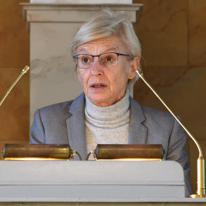 Wissenschaftsstaatssekretärin Sabine Johannsen spricht auf der Kick-Off-Veranstaltung für das Forschungsnetzwerk COFONI am 22. Oktober 2020 in Göttingen.