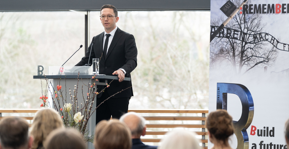 Minister Falko Mohrs spricht über deutsche Verantwortung nach dem Holocaust