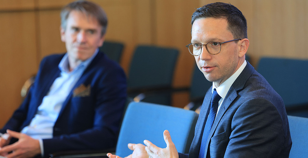 Minister Falko Mohrs spricht beim Transformationsgespräch des Wissenschaftsrats in Wolfsburg